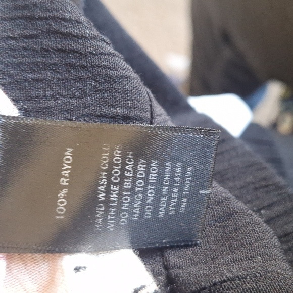 Boho Black Floral Wide-Leg Pants – Size Large - Picture 4 of 5